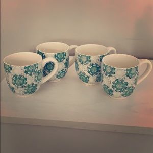 Set of 4 mugs